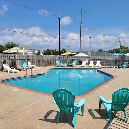 Twin Star Lodge Biloxi Bagian luar foto