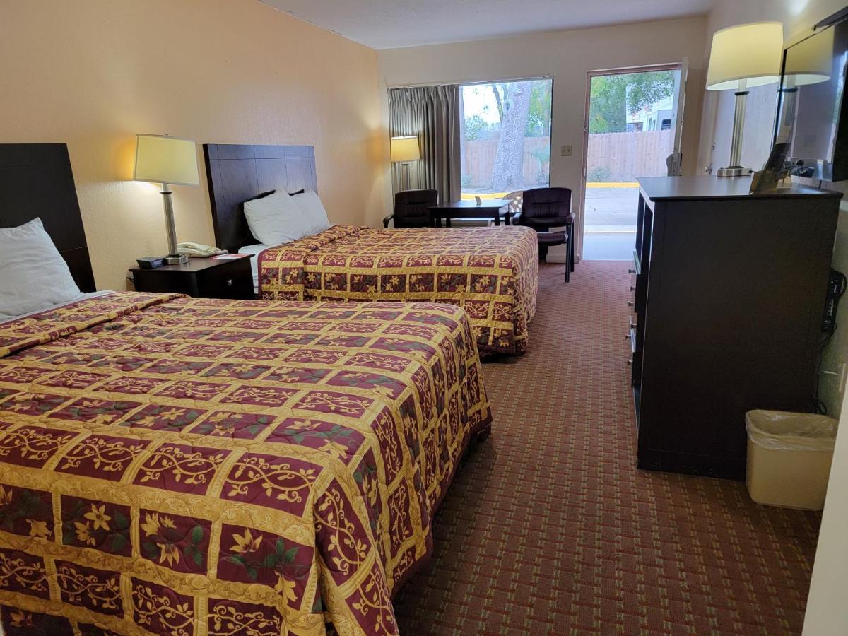 Twin Star Lodge Biloxi Bagian luar foto