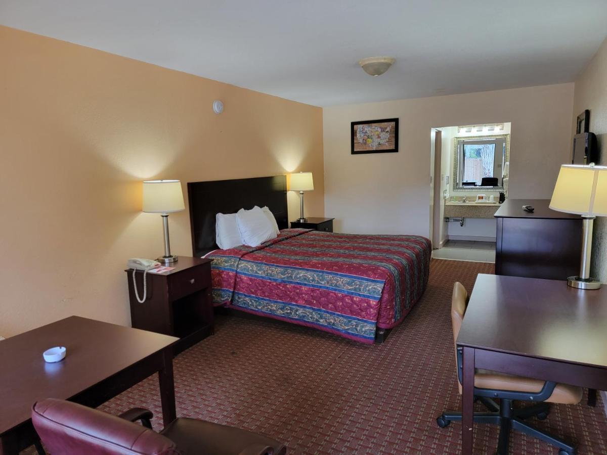Twin Star Lodge Biloxi Bagian luar foto