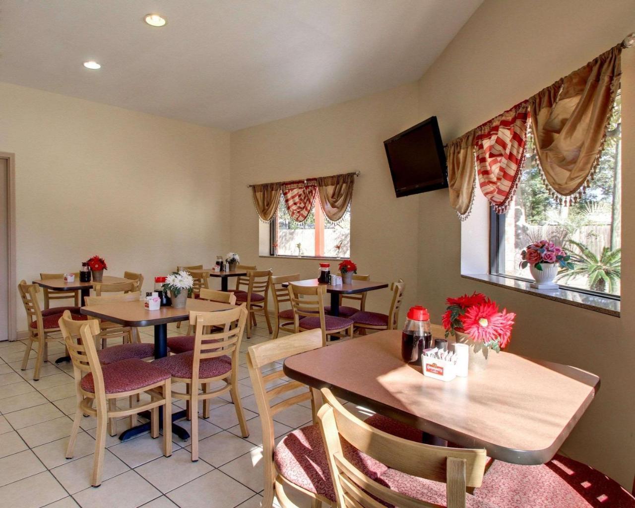 Twin Star Lodge Biloxi Bagian luar foto